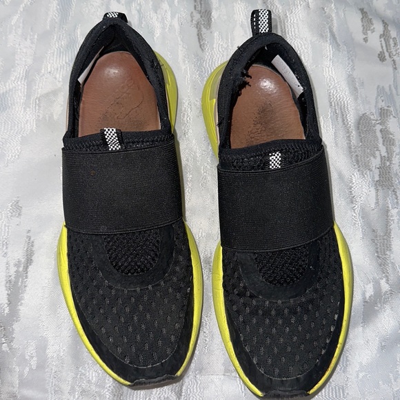 SOREL WOMENS KINETIC IMPACT STRAP SNEAKER SIZE:6 - Picture 2 of 9